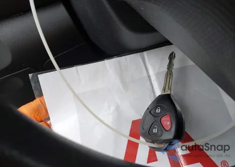 2010 Toyota Yaris из США, поврежденный, VIN JTDJT4K37A5292731